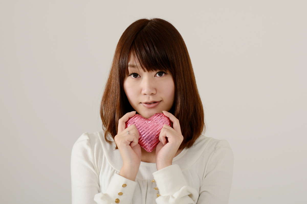 告白する女性