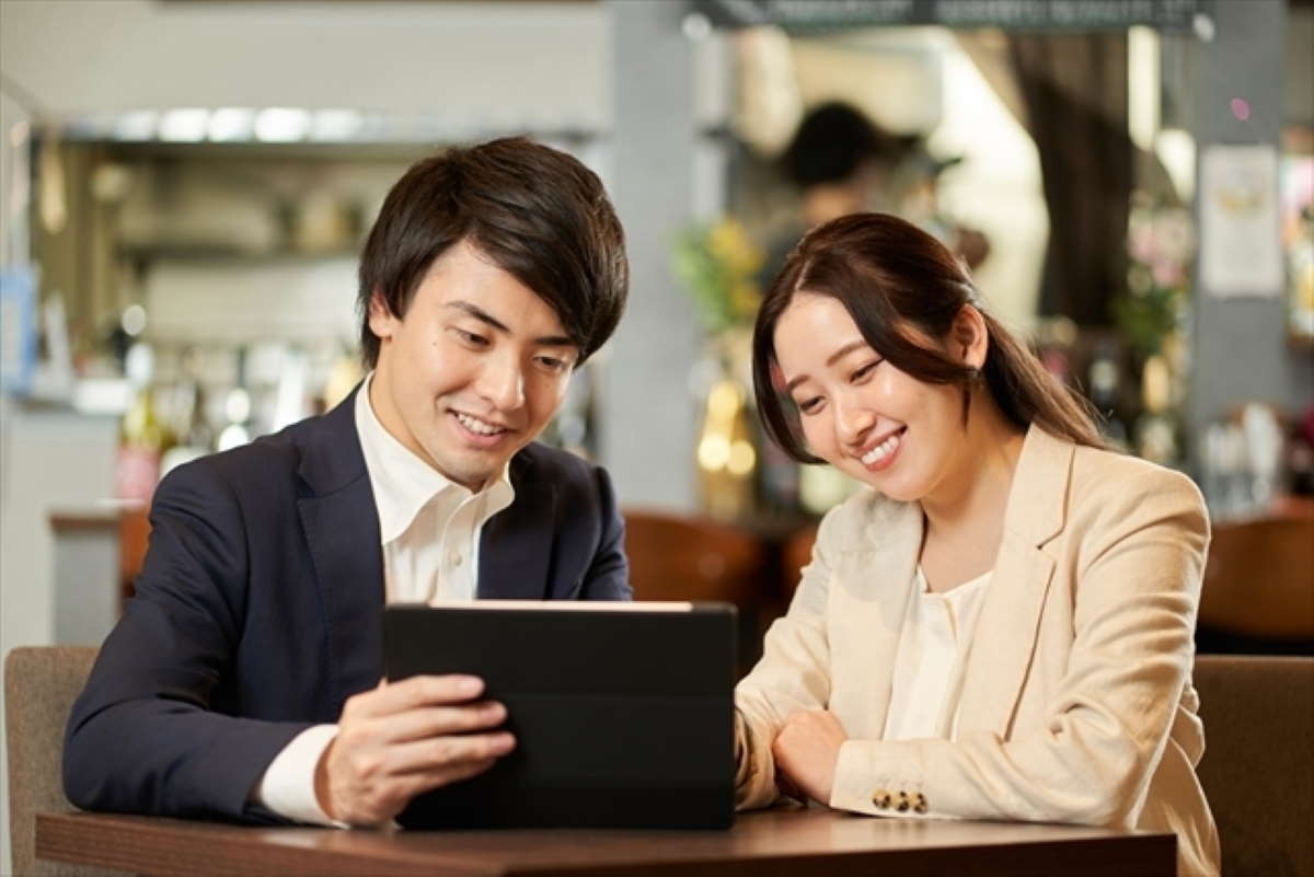 デートする男女